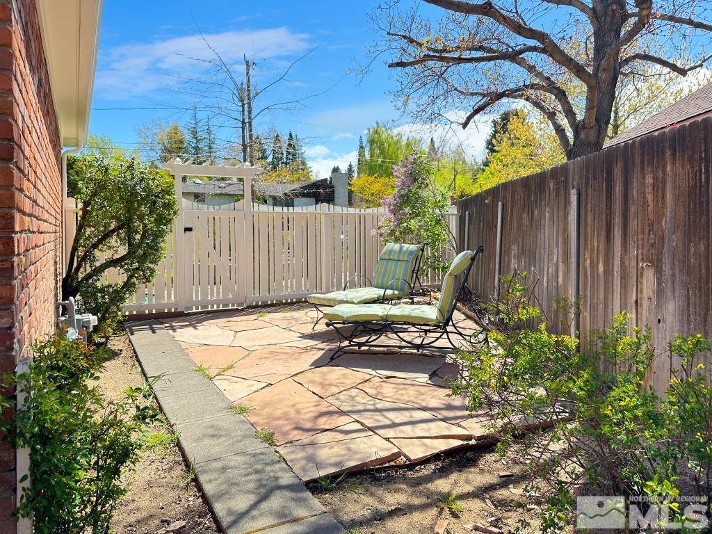 987 Mount Rose Street