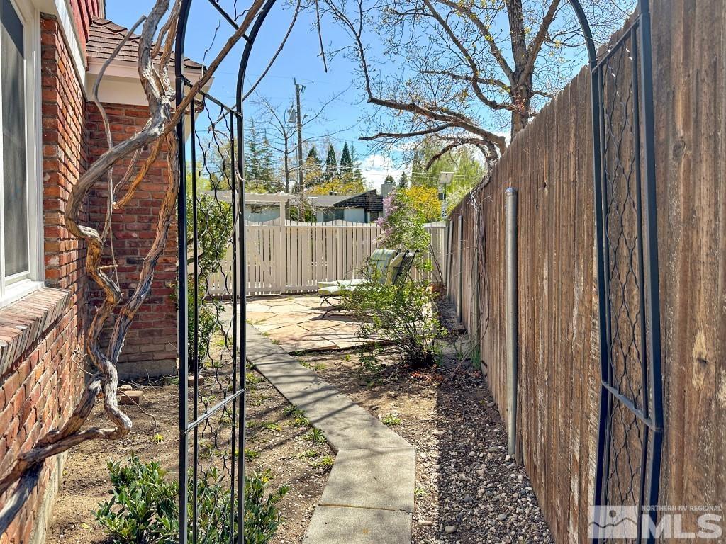 987 Mount Rose Street
