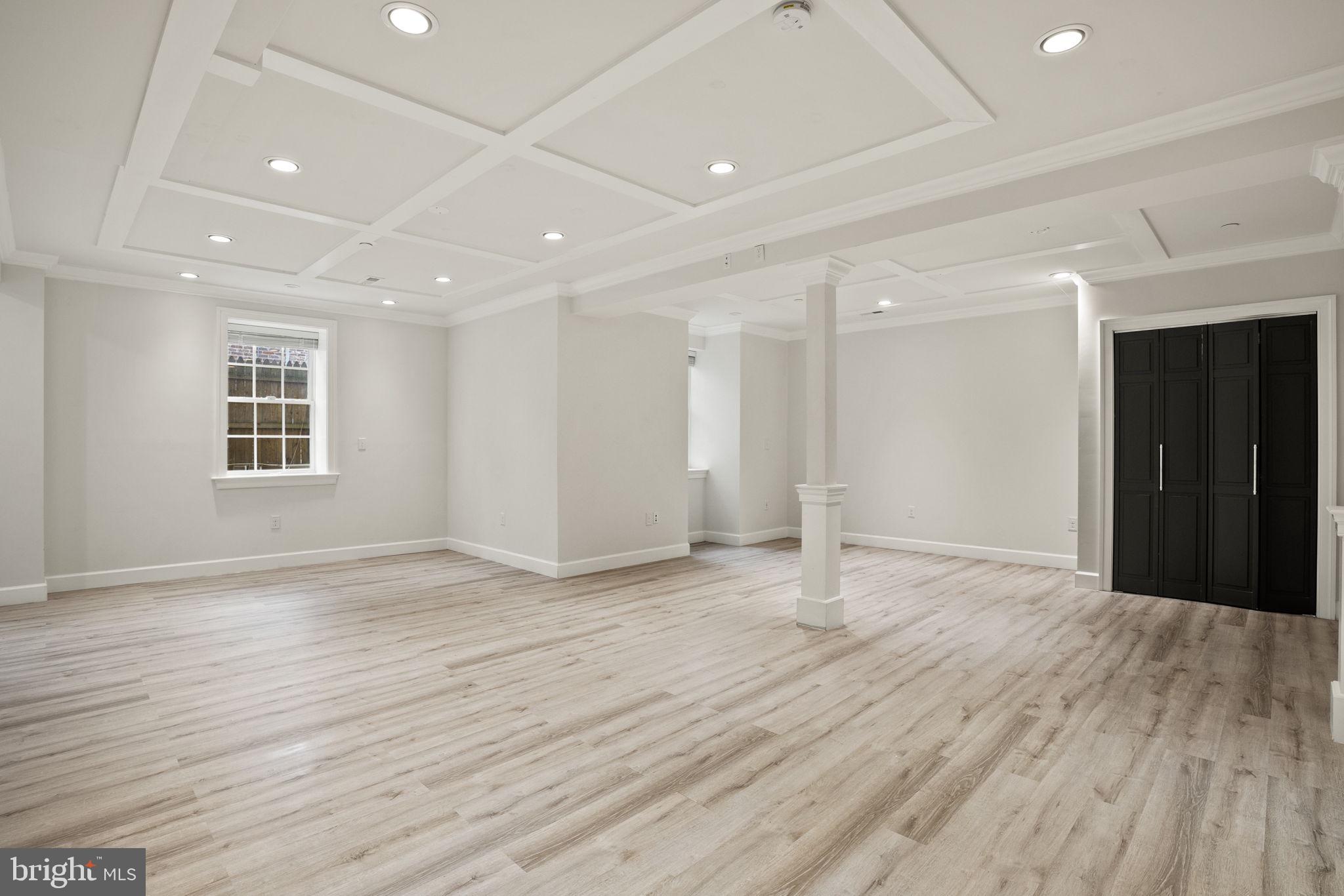 4220 Van Ness St NW