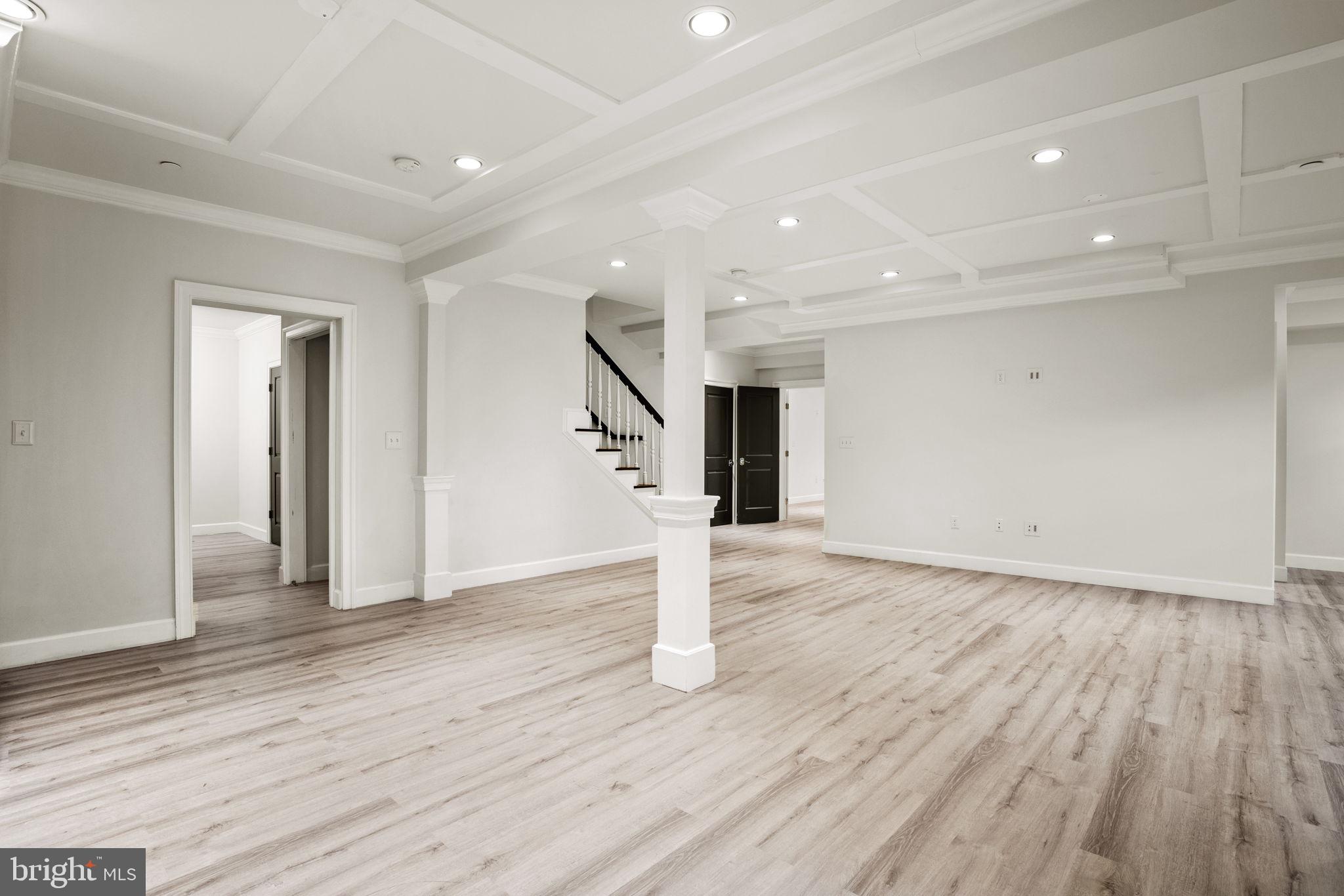 4220 Van Ness St NW