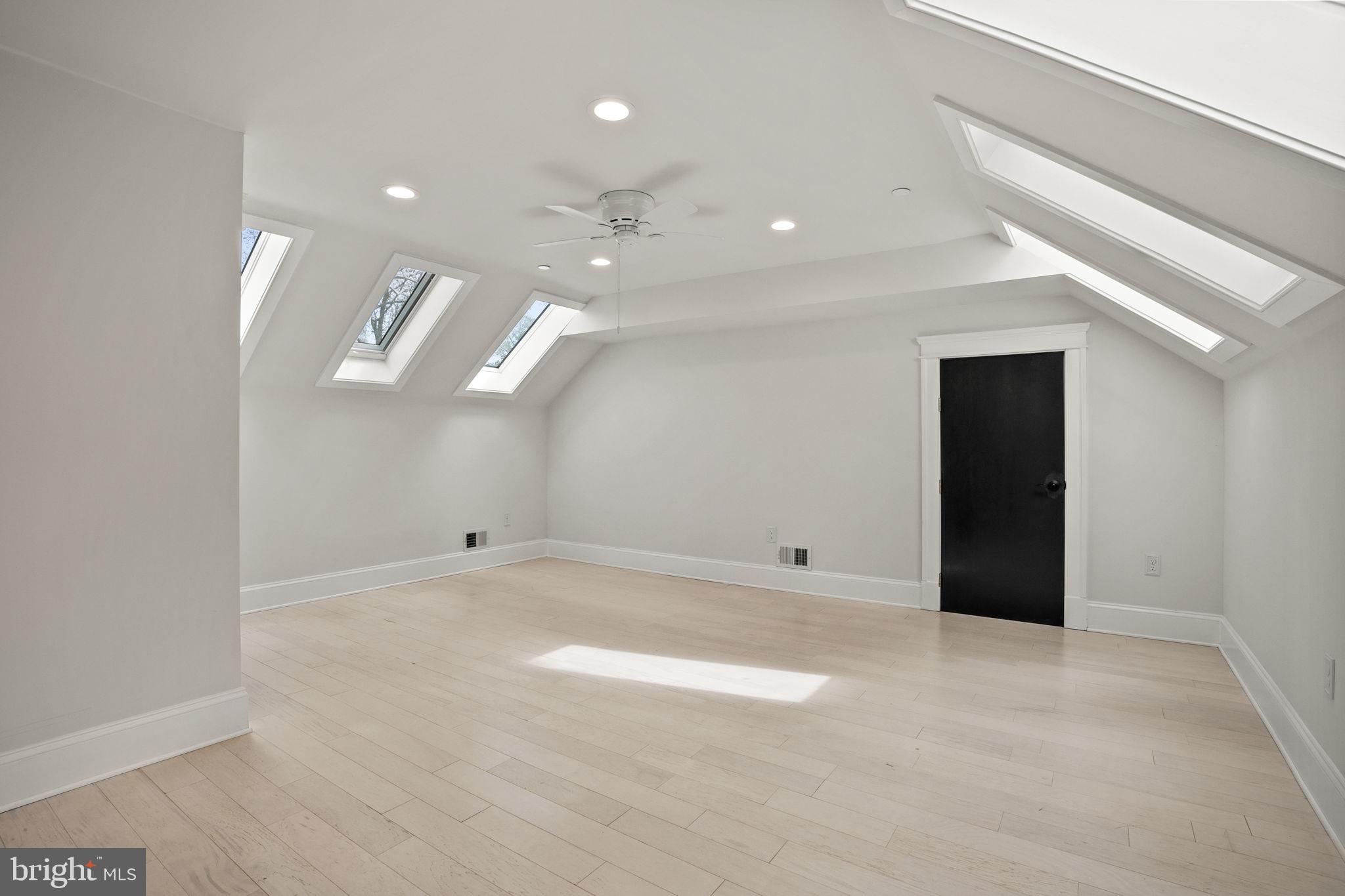 4220 Van Ness St NW