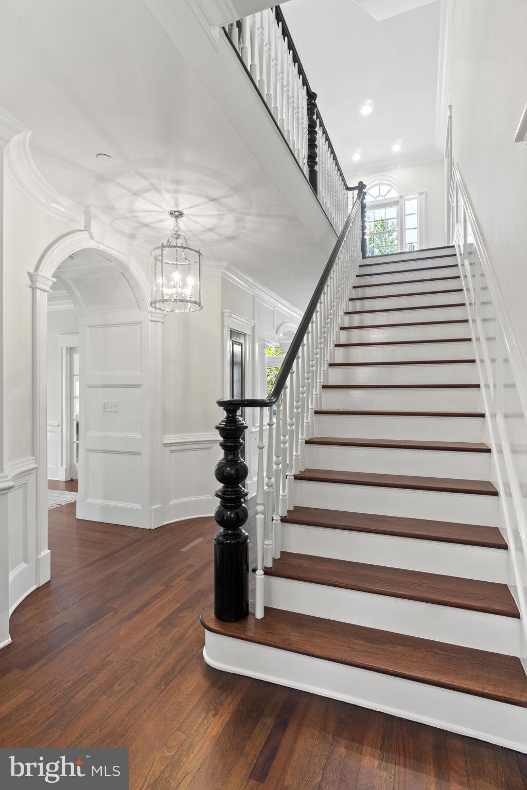 4220 Van Ness St NW