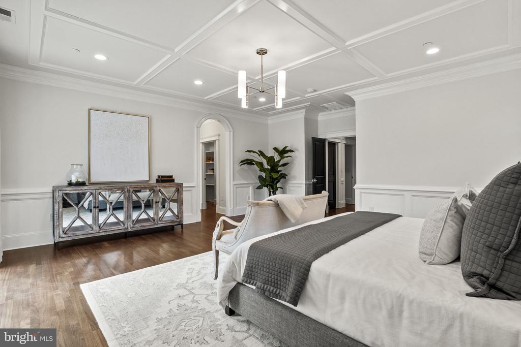 4220 Van Ness St NW