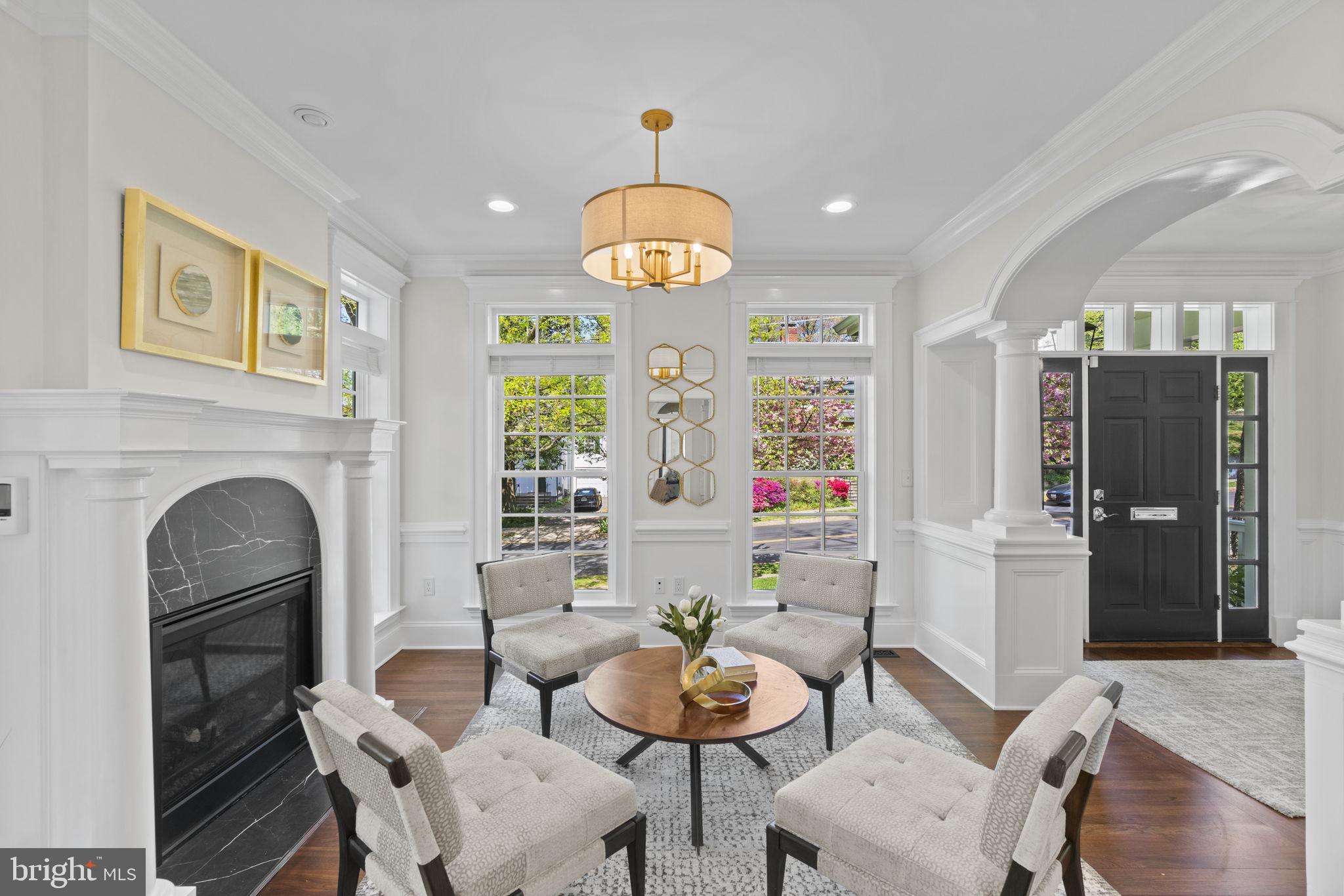 4220 Van Ness St NW