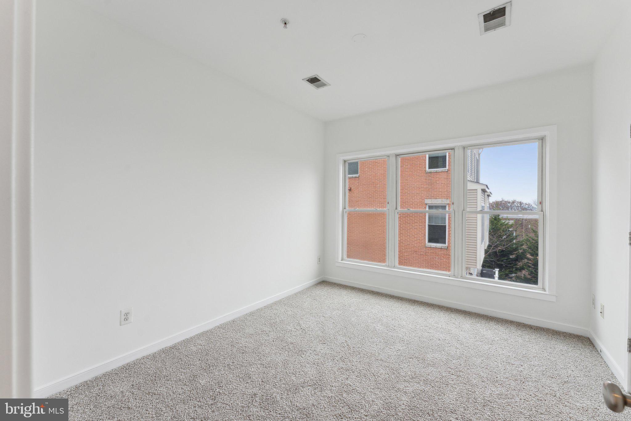 2828 Chancellors Way NE