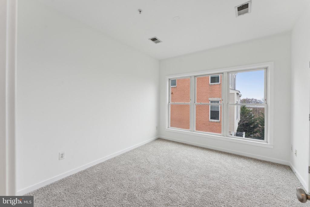 2828 Chancellors Way NE