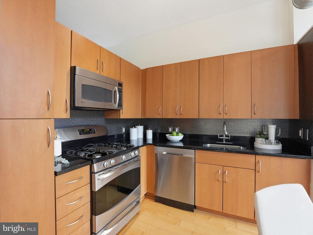 811 4TH STREET NW 402