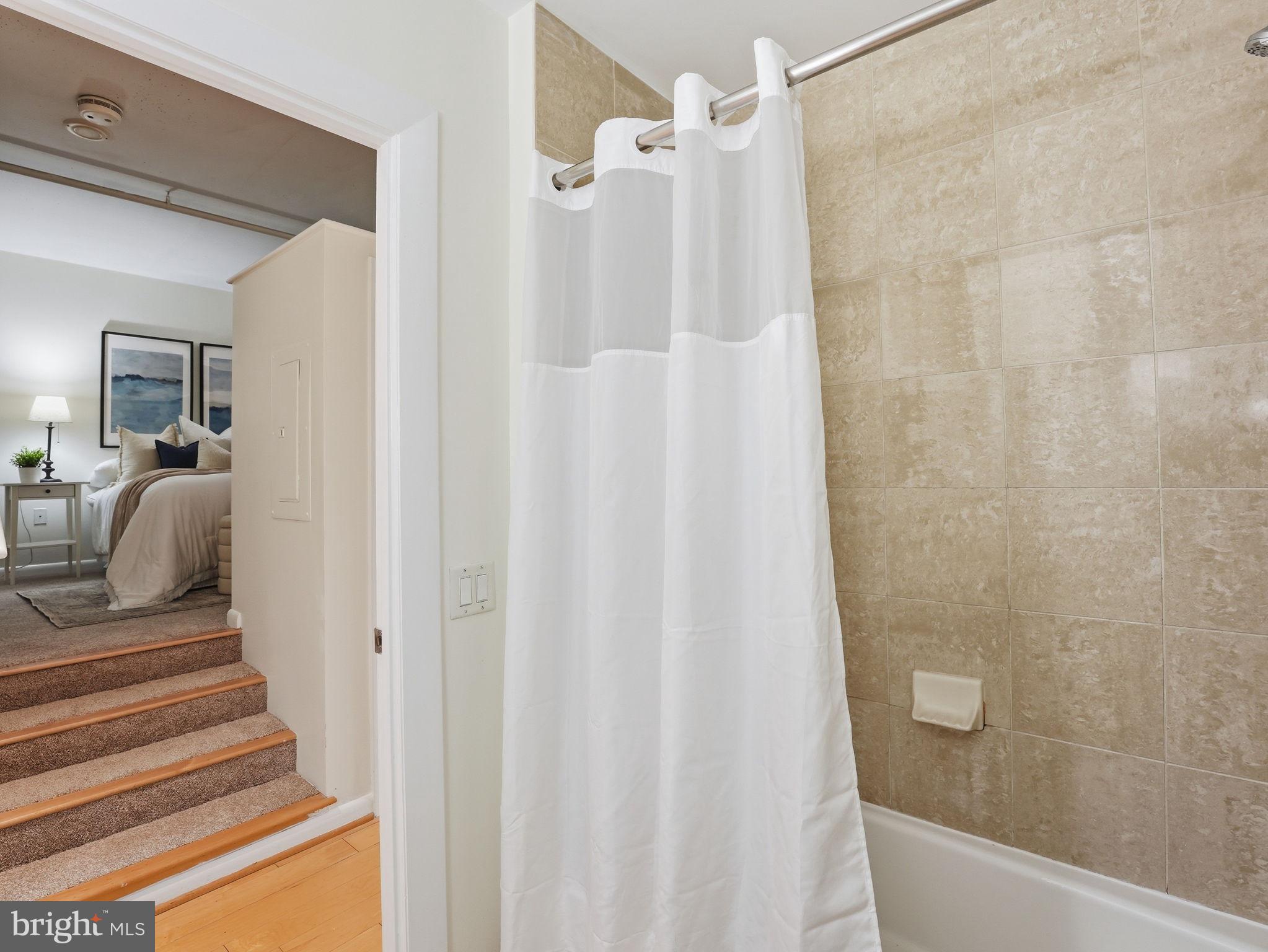 811 4TH STREET NW 402