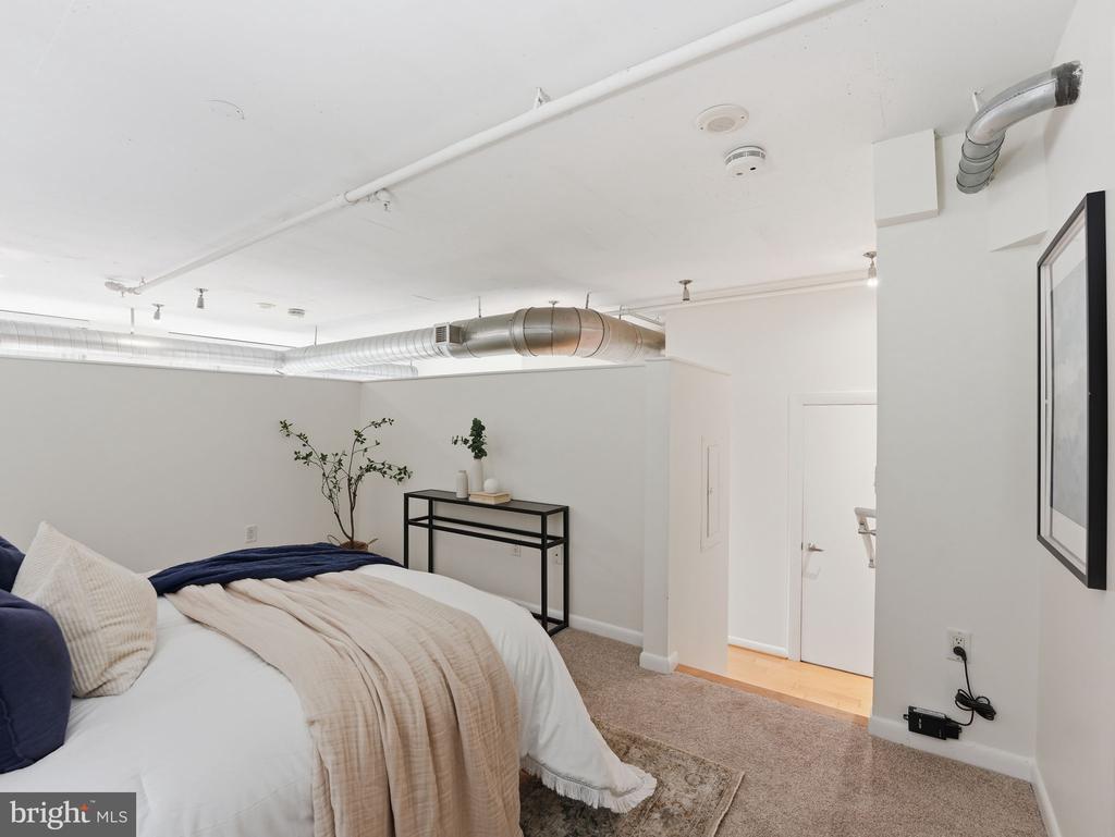 811 4TH STREET NW 402