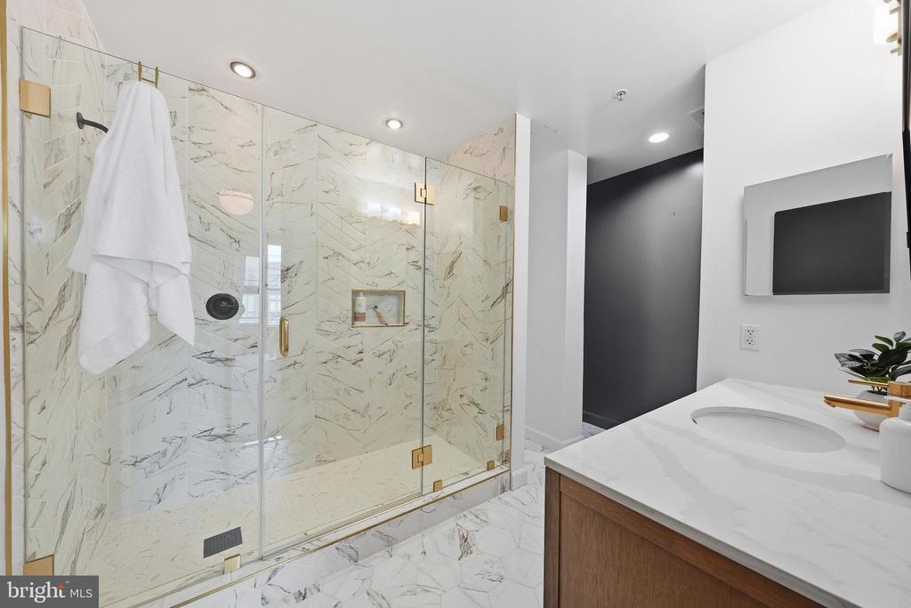 929 FLORIDA AVENUE NW Unit: 5005