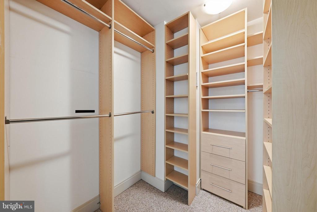 929 FLORIDA AVENUE NW Unit: 5005