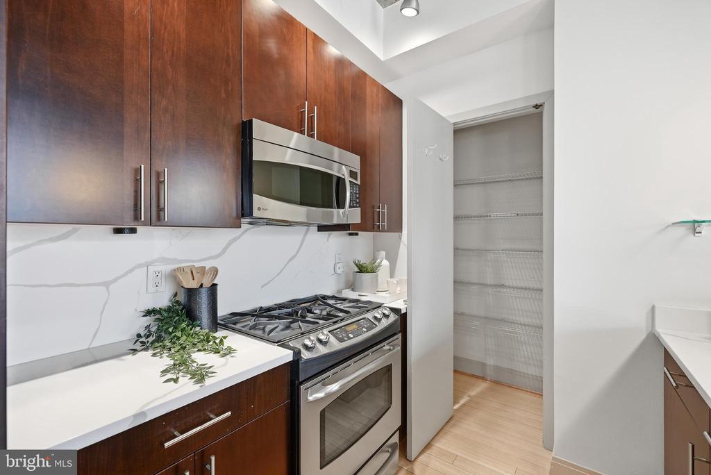 929 FLORIDA AVENUE NW Unit: 5005