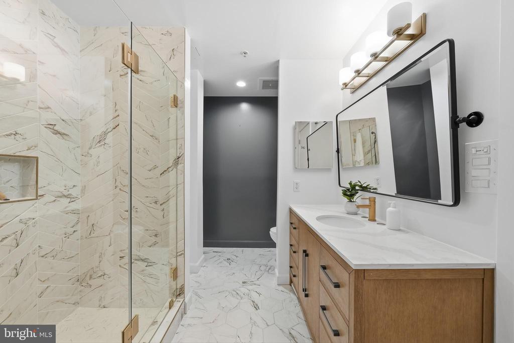 929 FLORIDA AVENUE NW Unit: 5005