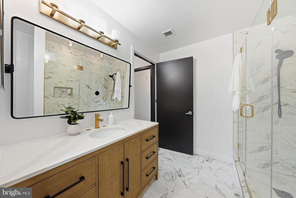 929 FLORIDA AVENUE NW Unit: 5005