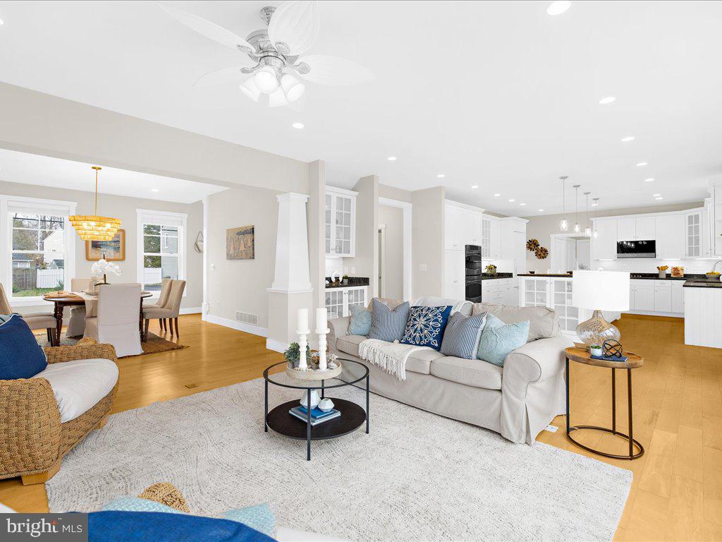 4923 Thomas Dr