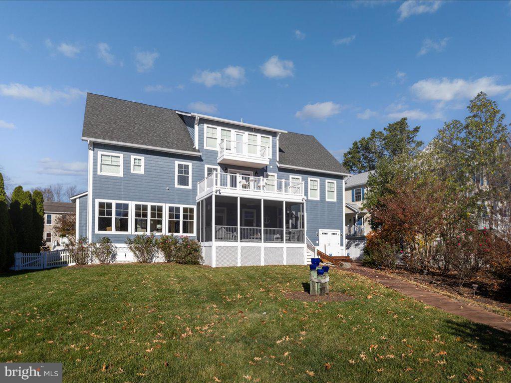 4923 Thomas Dr