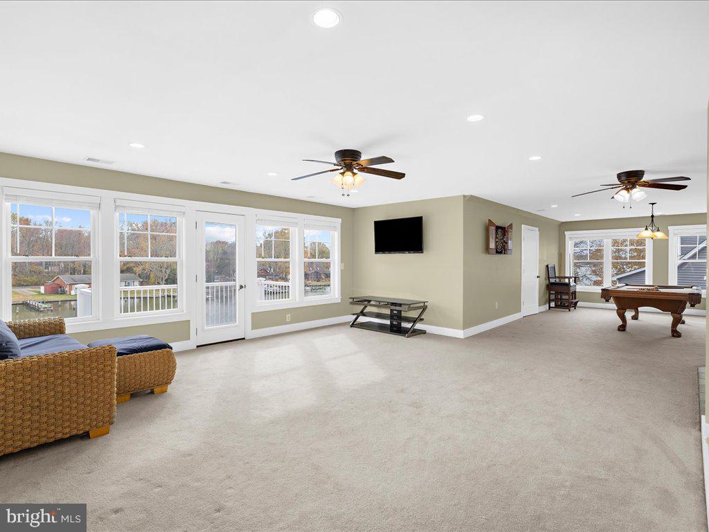 4923 Thomas Dr