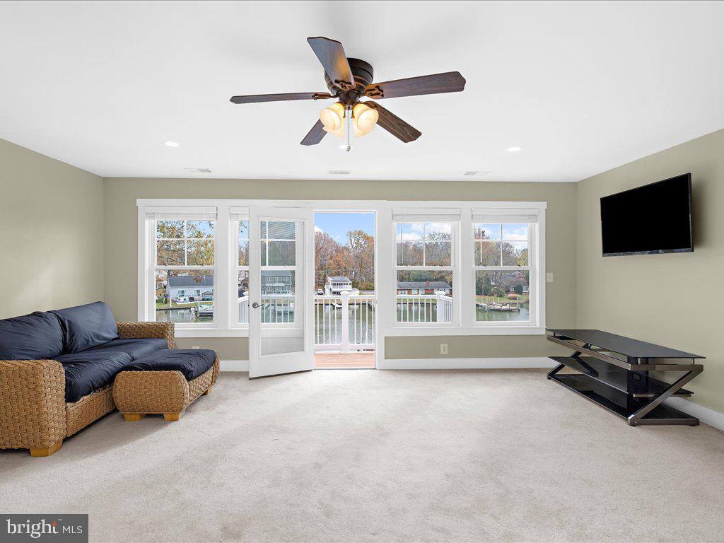 4923 Thomas Dr