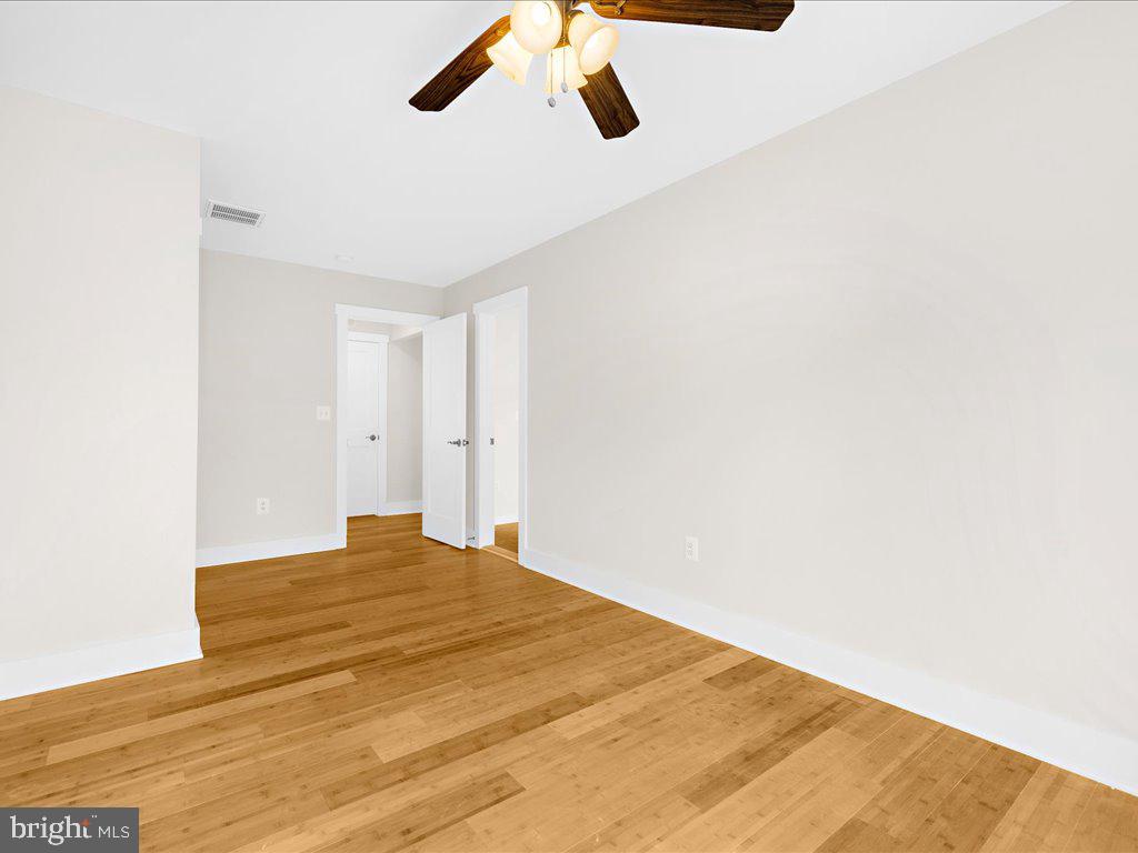 4923 Thomas Dr