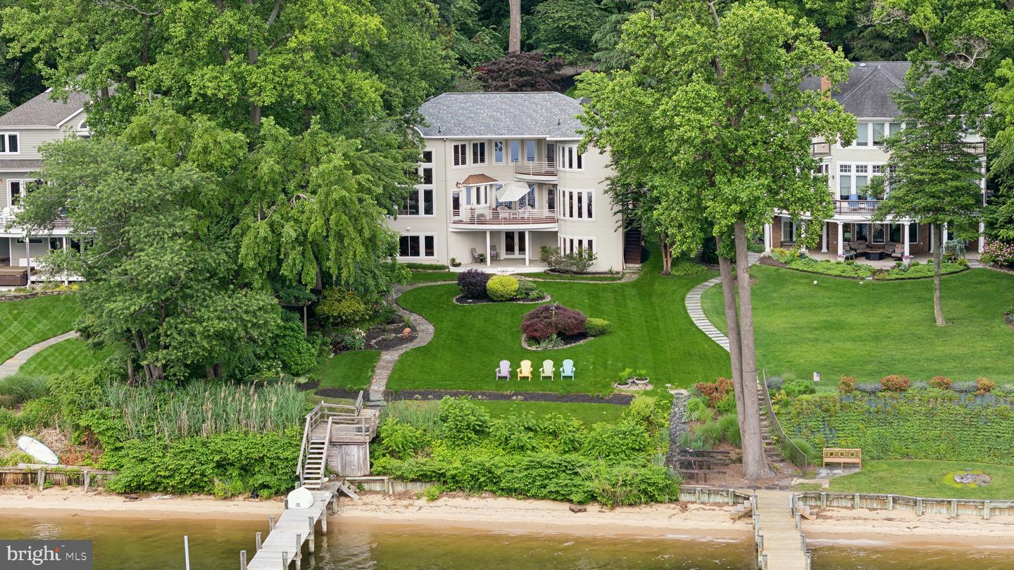 922 Old County Rd