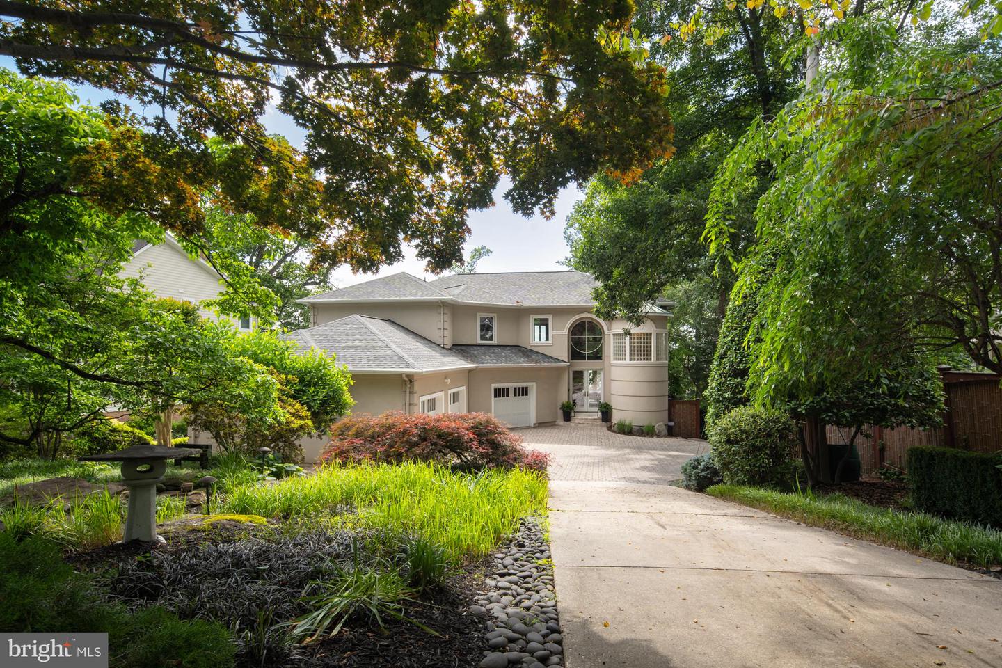 922 Old County Rd