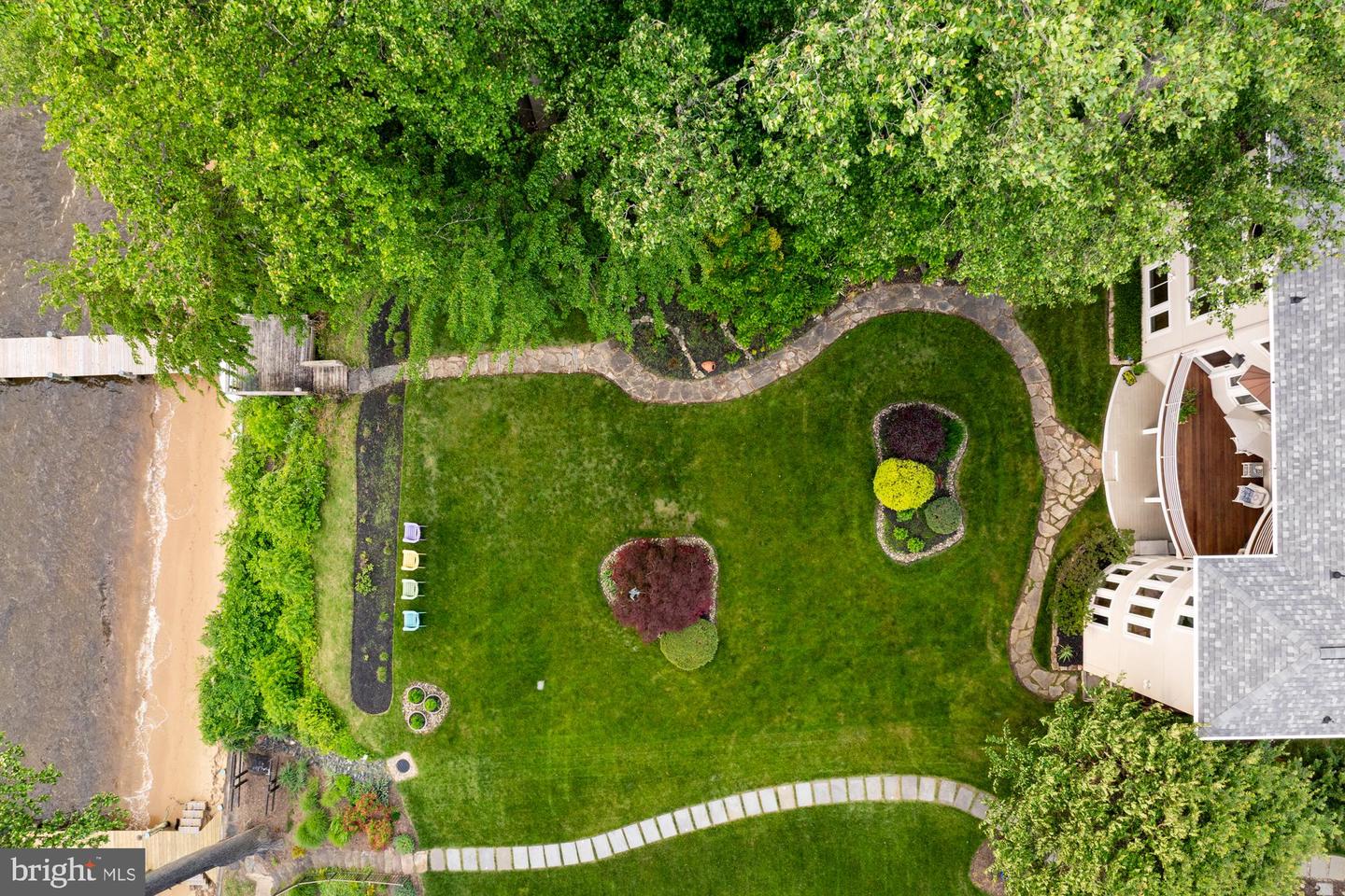 922 Old County Rd