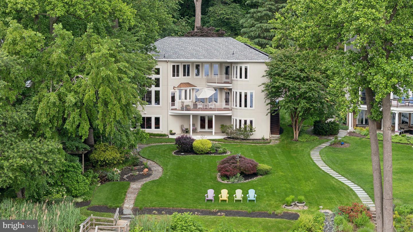 922 Old County Rd