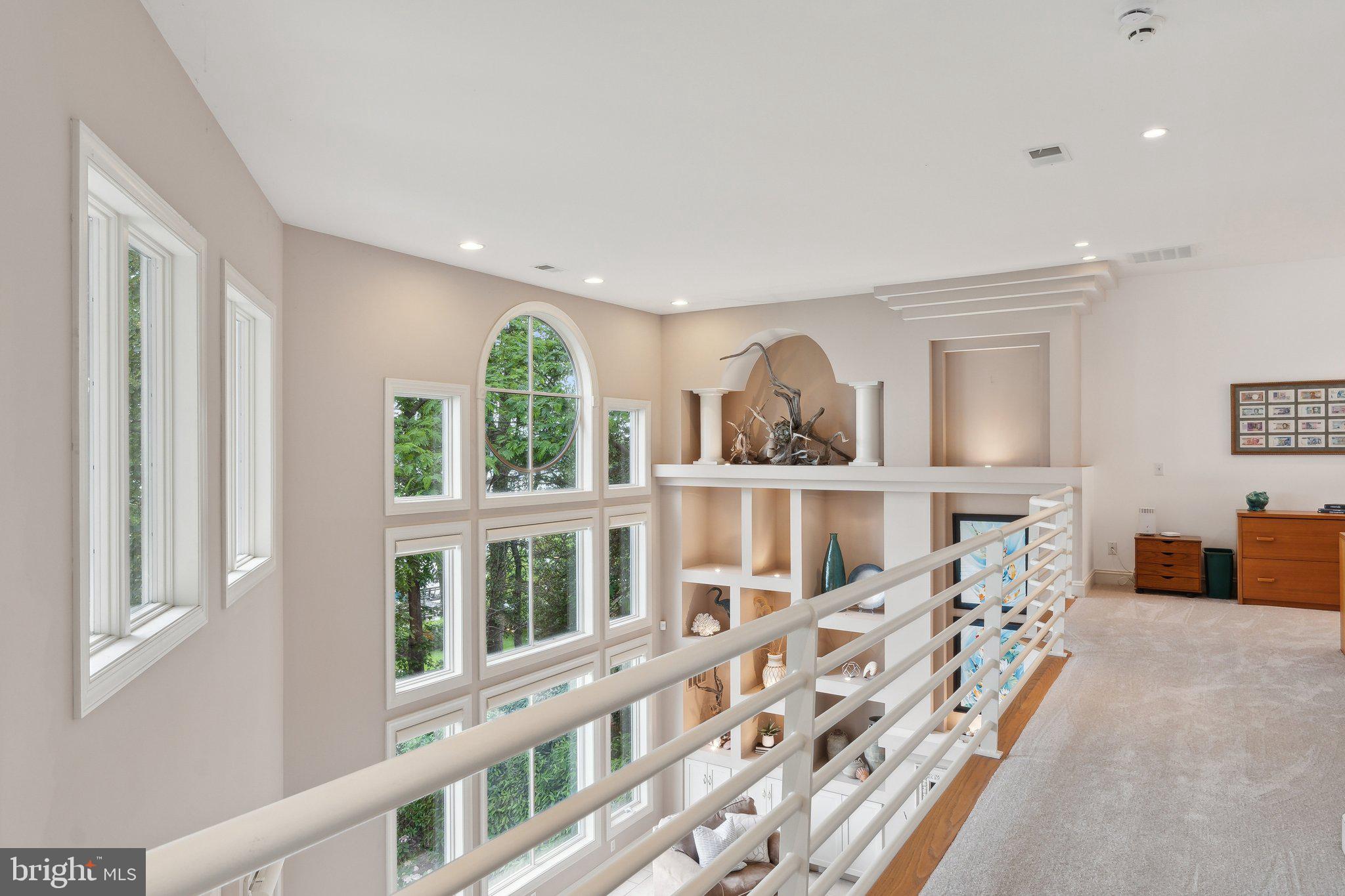 922 Old County Rd