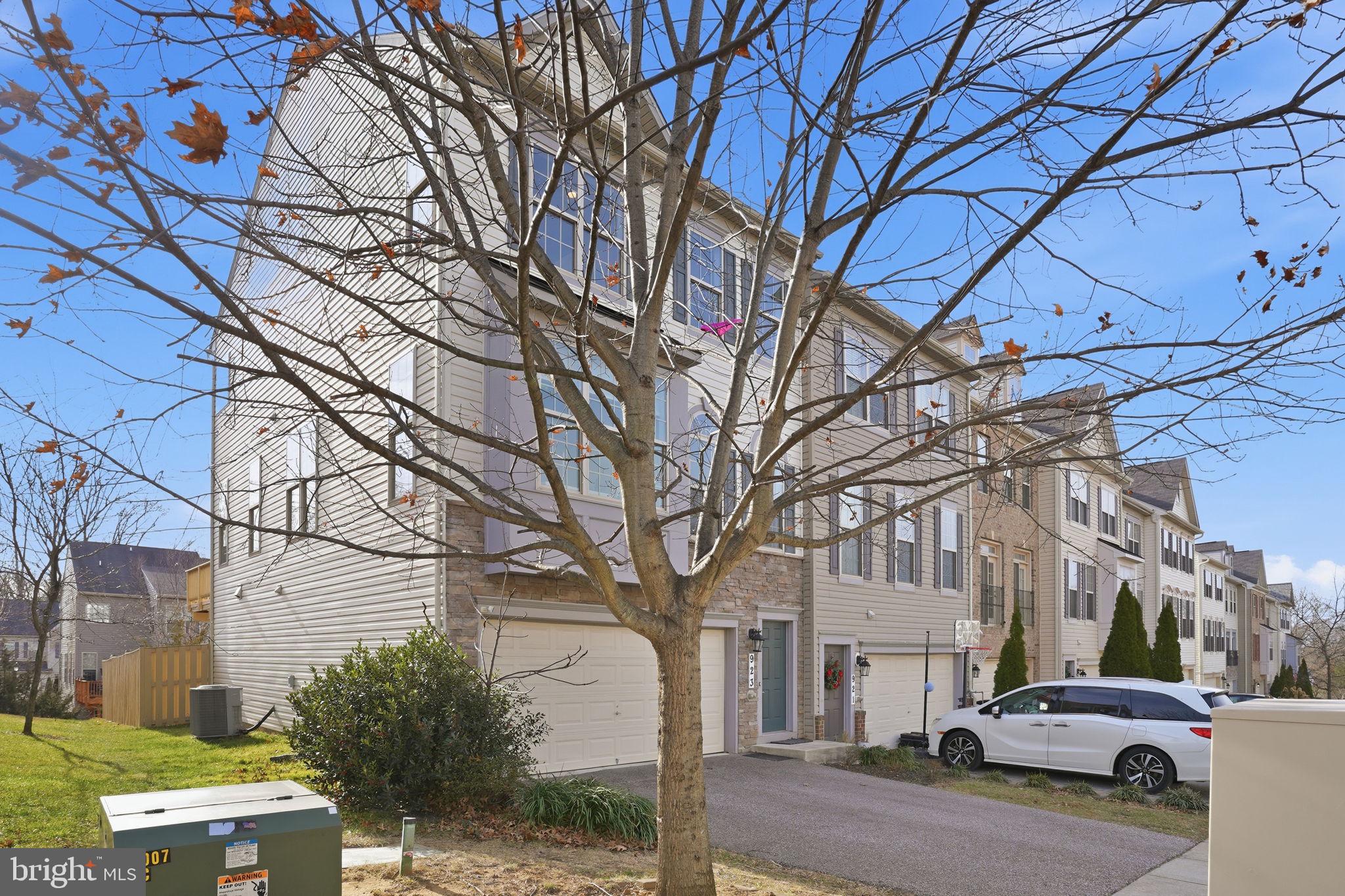 923 WHITSTABLE BOULEVARD