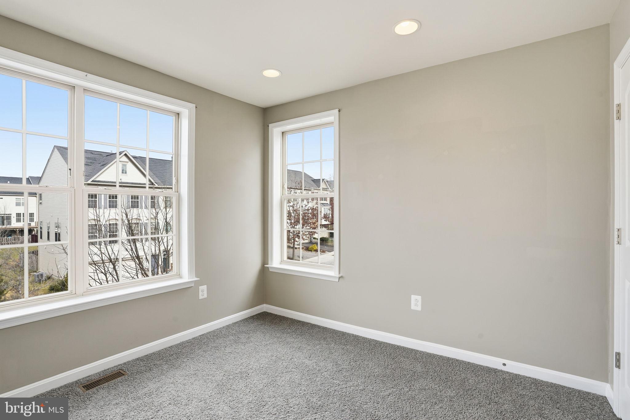 923 WHITSTABLE BOULEVARD