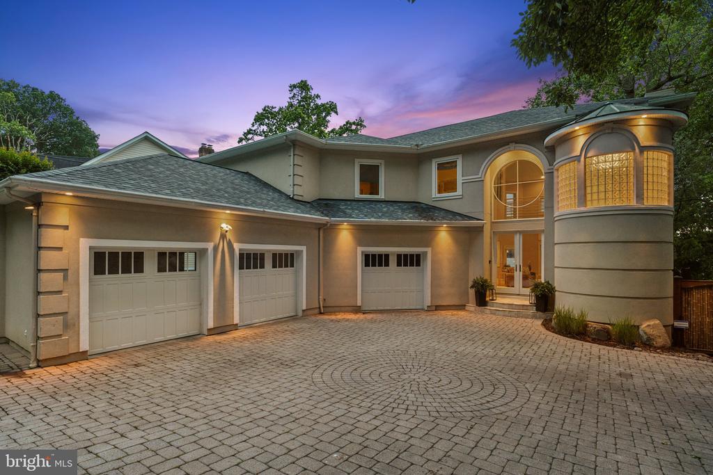 922 OLD COUNTY ROAD