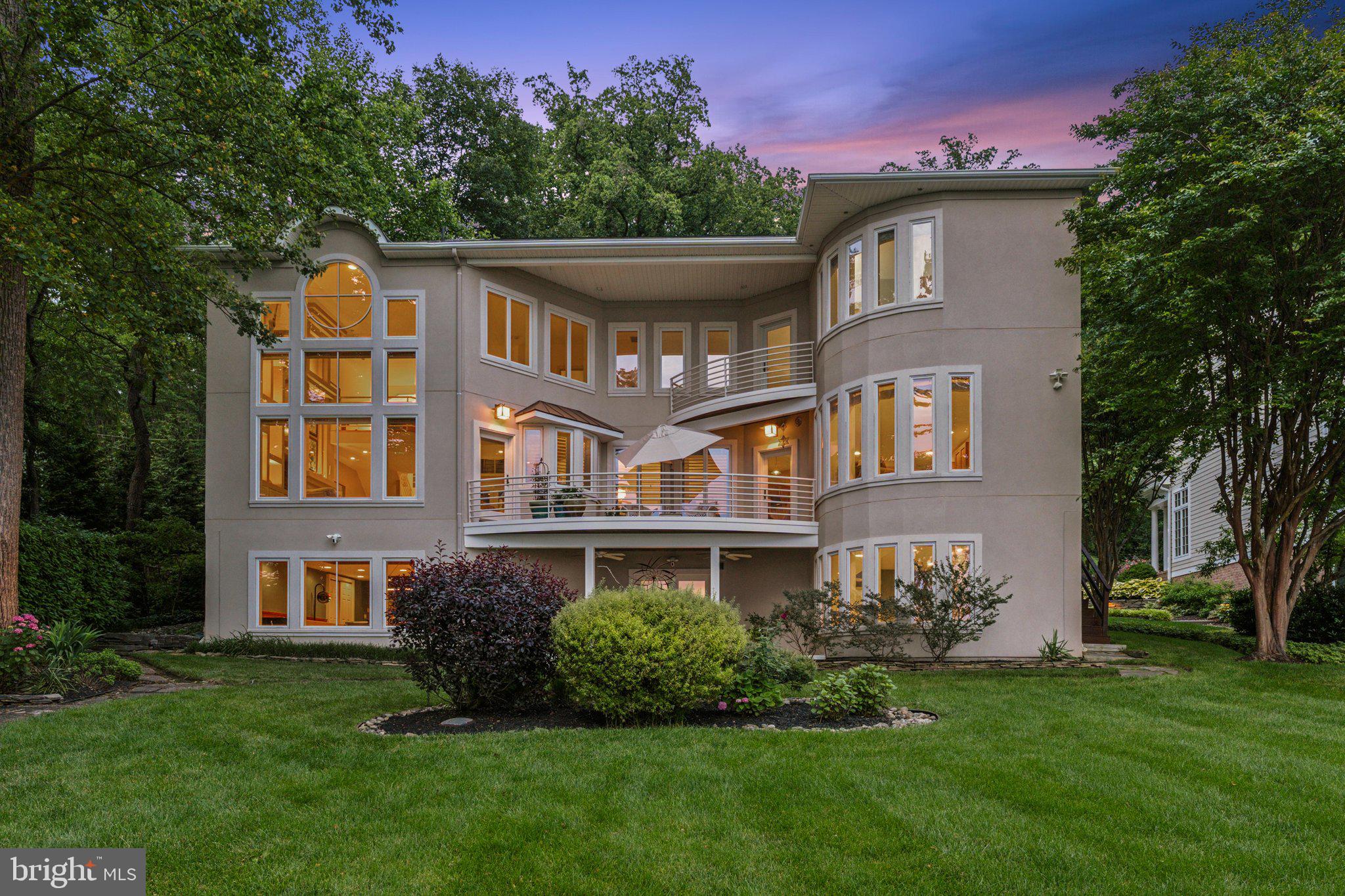 922 OLD COUNTY ROAD