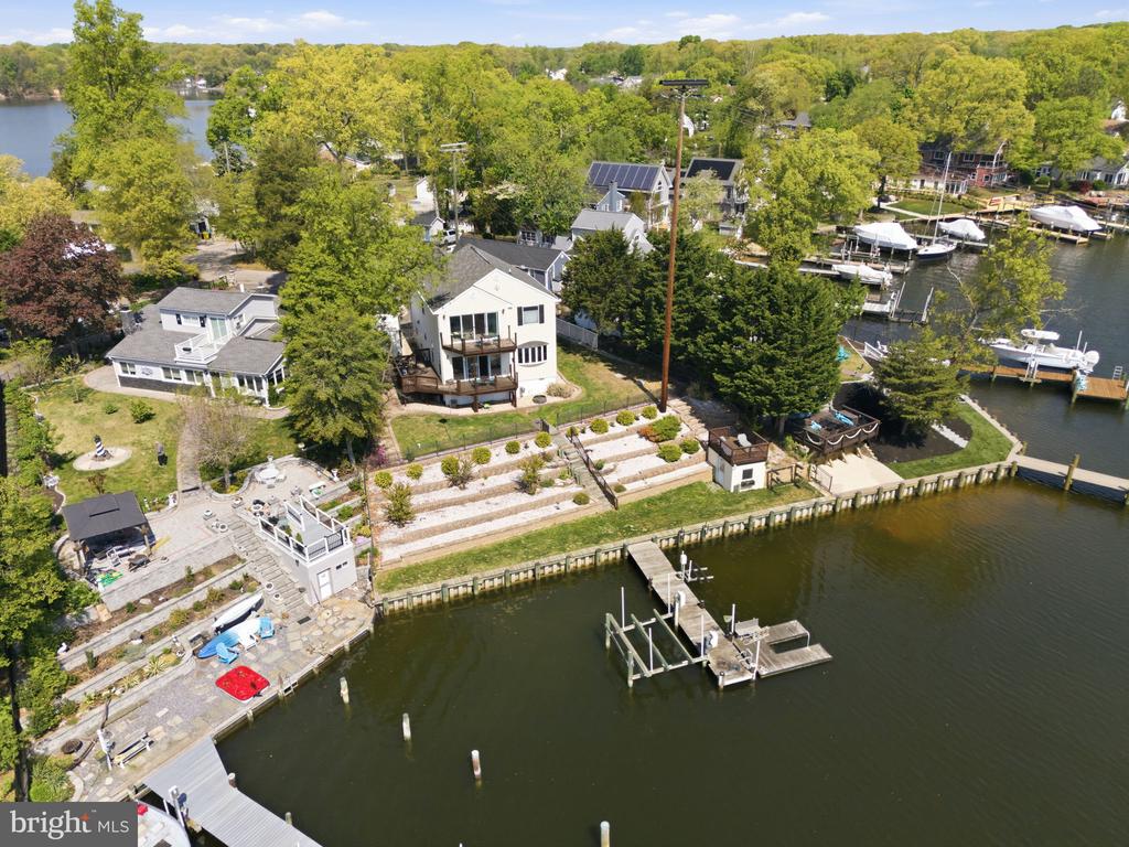 426 RIVERSIDE DRIVE