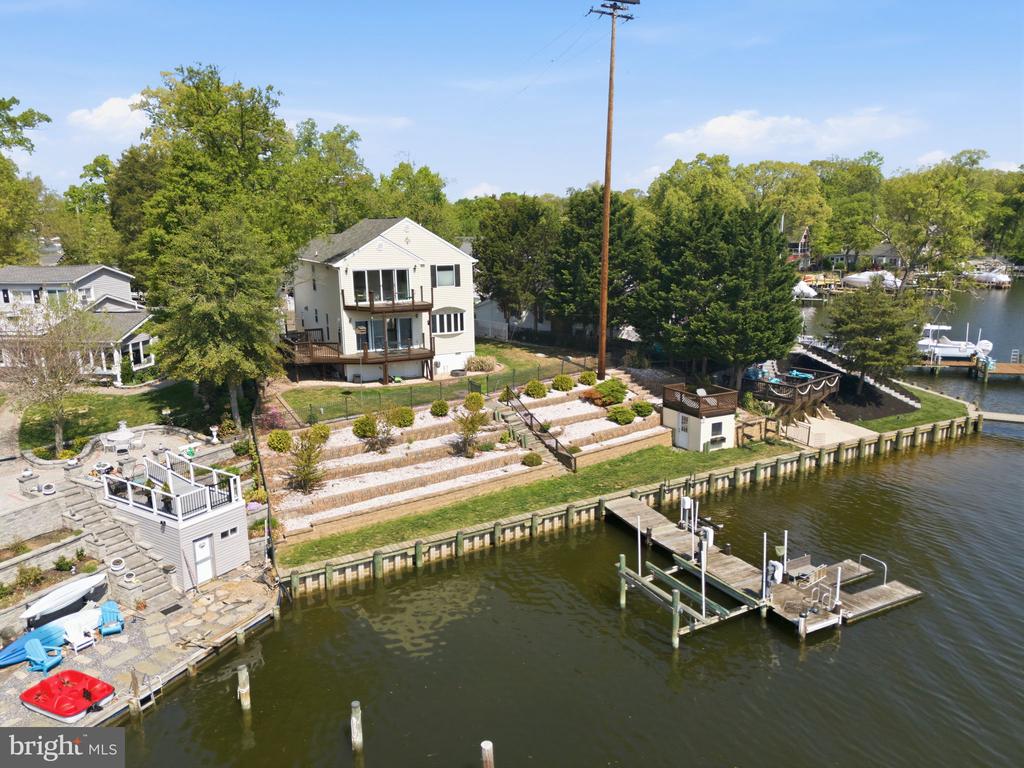 426 RIVERSIDE DRIVE