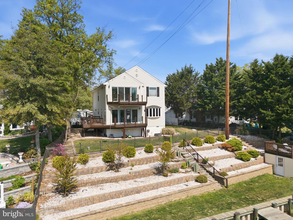 426 RIVERSIDE DRIVE