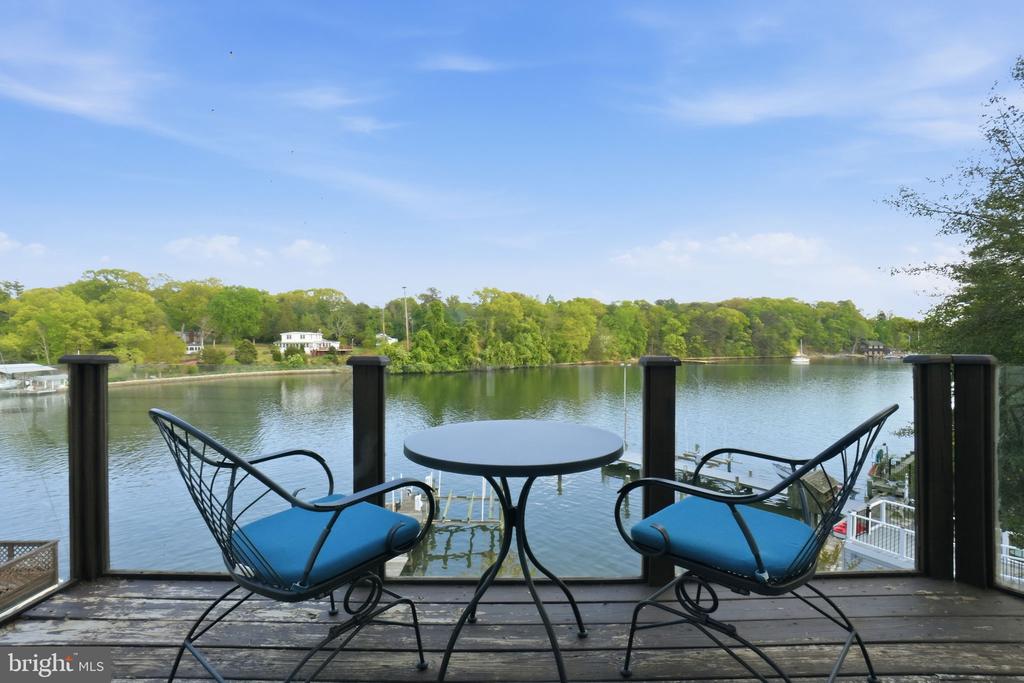 426 RIVERSIDE DRIVE