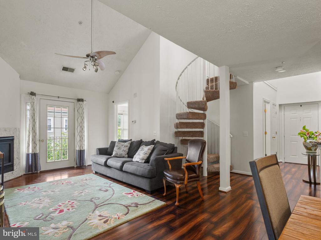 2002 PHILLIPS TERRACE 11