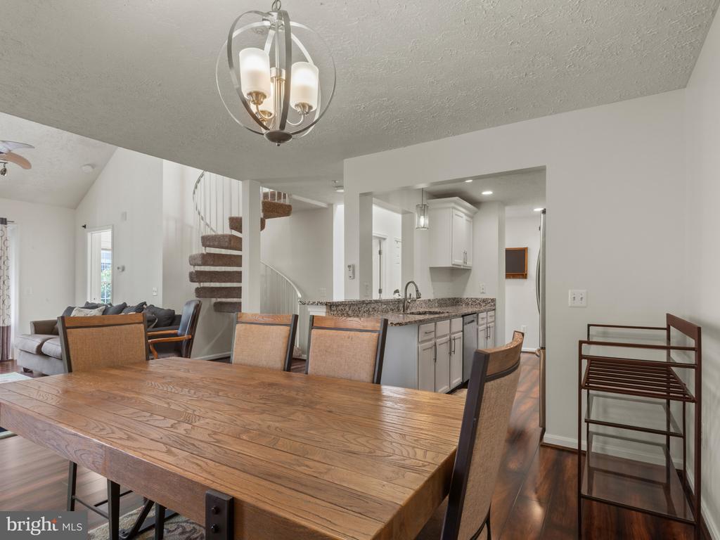 2002 PHILLIPS TERRACE 11