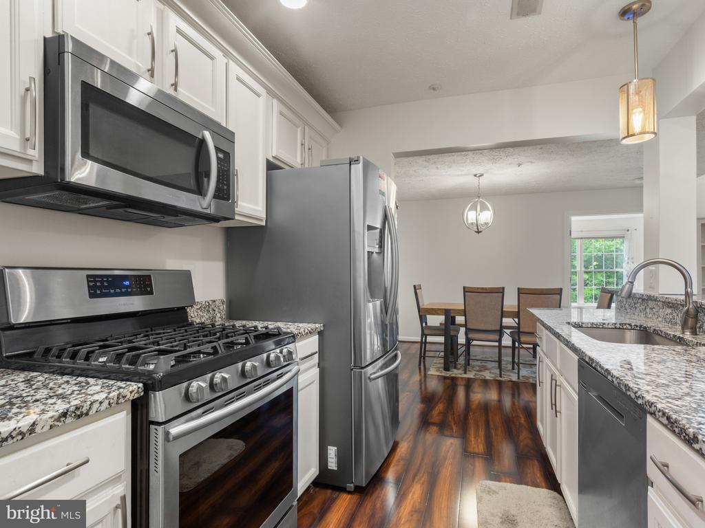 2002 PHILLIPS TERRACE 11