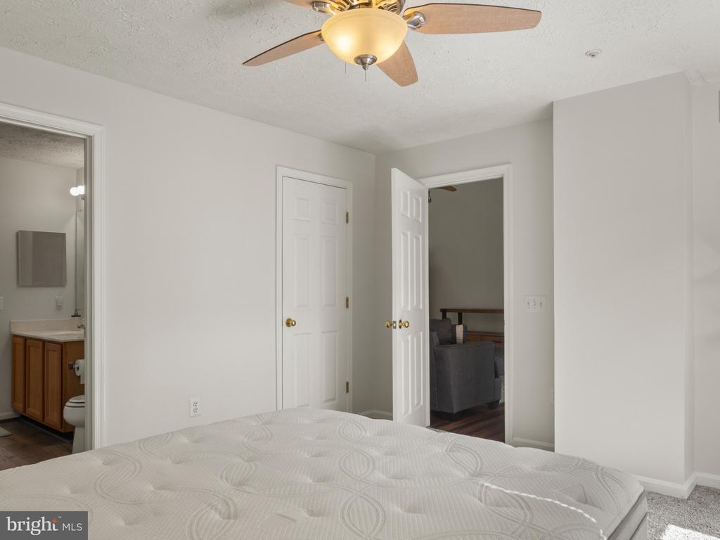 2002 PHILLIPS TERRACE 11