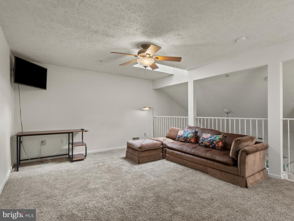 2002 PHILLIPS TERRACE 11
