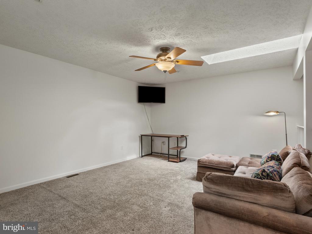 2002 PHILLIPS TERRACE 11
