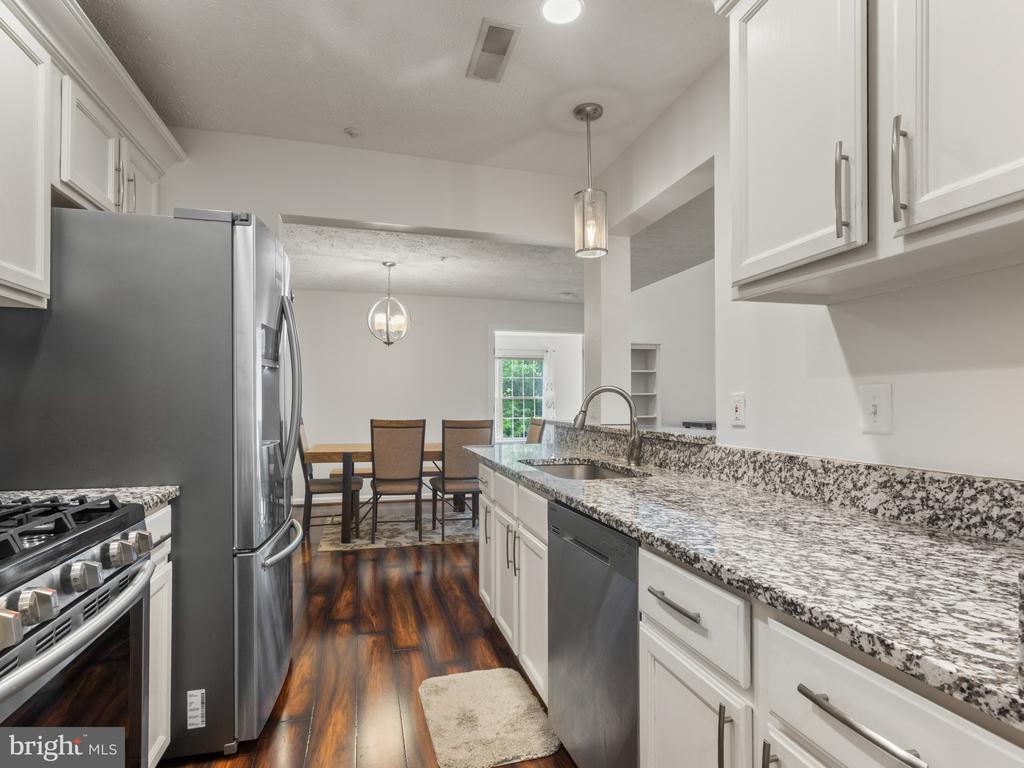 2002 PHILLIPS TERRACE 11
