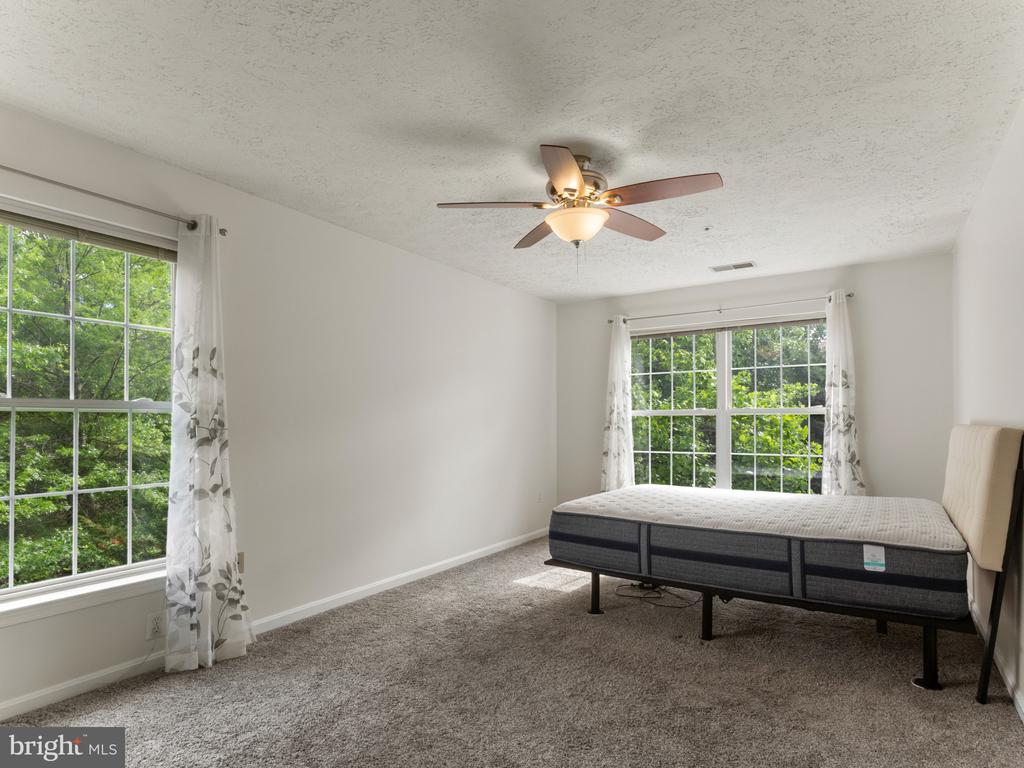 2002 PHILLIPS TERRACE 11