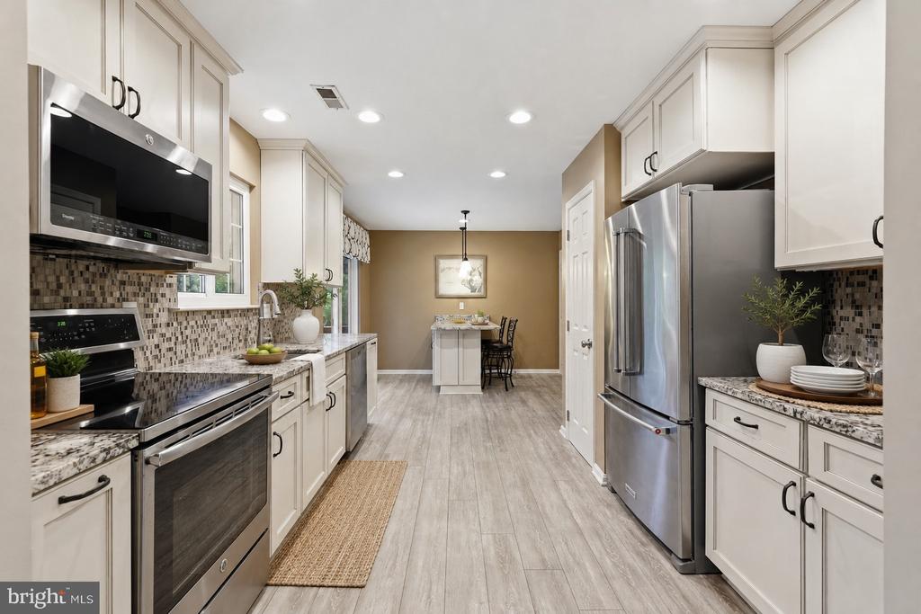 5503 MANISTIQUE COURT