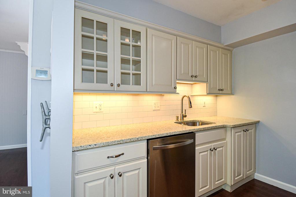 308 FORBES STREET Unit: I