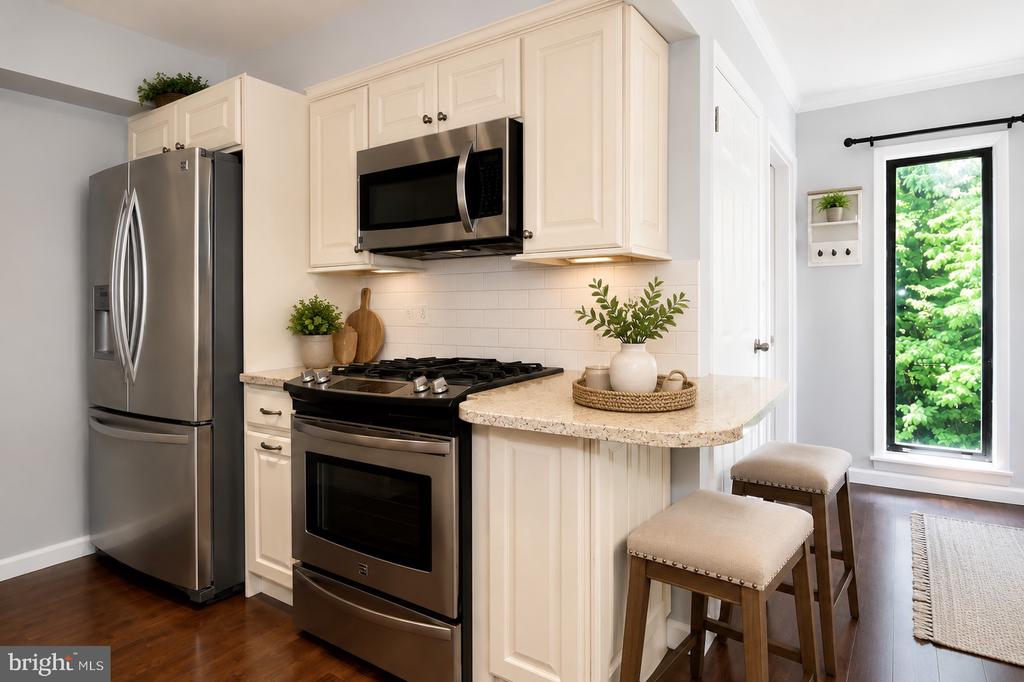 308 FORBES STREET Unit: I