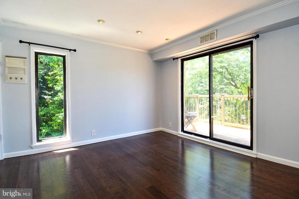 308 FORBES STREET Unit: I