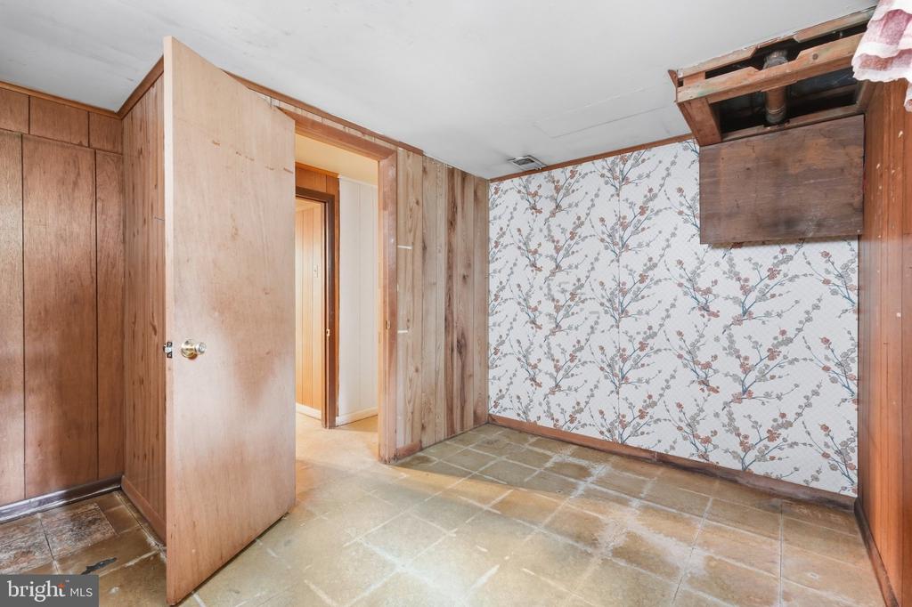 293 CEDAR LANE