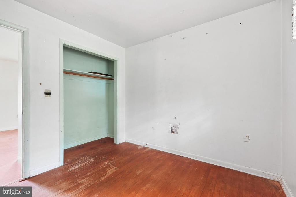 293 CEDAR LANE